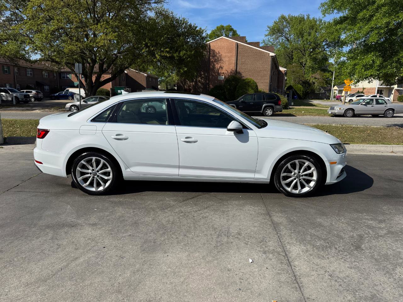 Used 2019 Audi A4 2.0T Premium w/ Convenience Package image 8