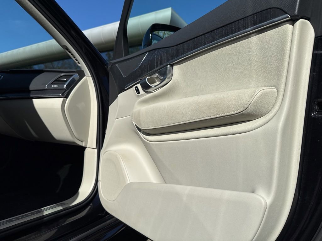Used 2020 Volvo XC90 T5 Momentum AWD/4WD image 6