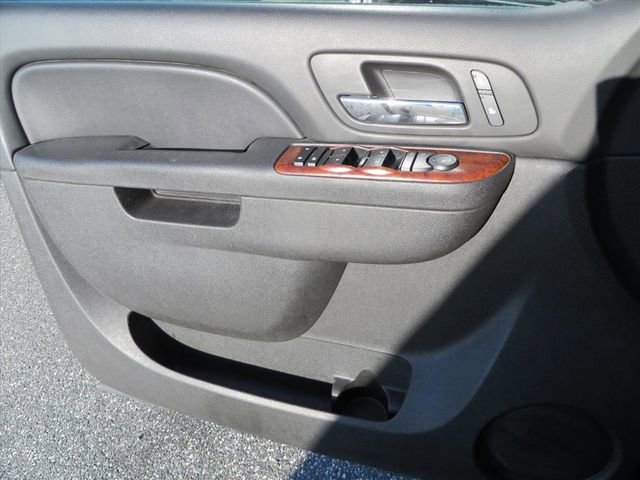 Used 2013 Chevrolet Avalanche LT w/ All-Star Edition image 27