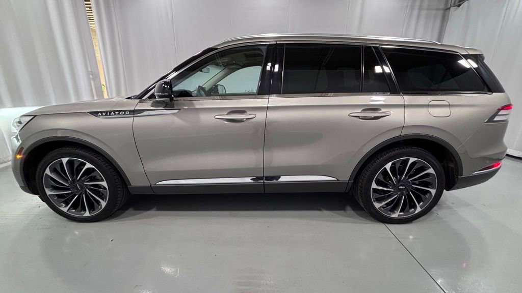 Used 2023 Lincoln Aviator Reserve w/ Equipment Group 201A AWD/4WD image 9
