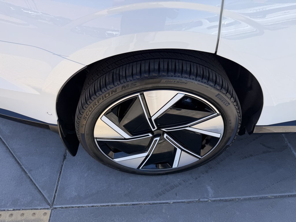 Used 2025 Volvo EX90 Ultra AWD/4WD image 15