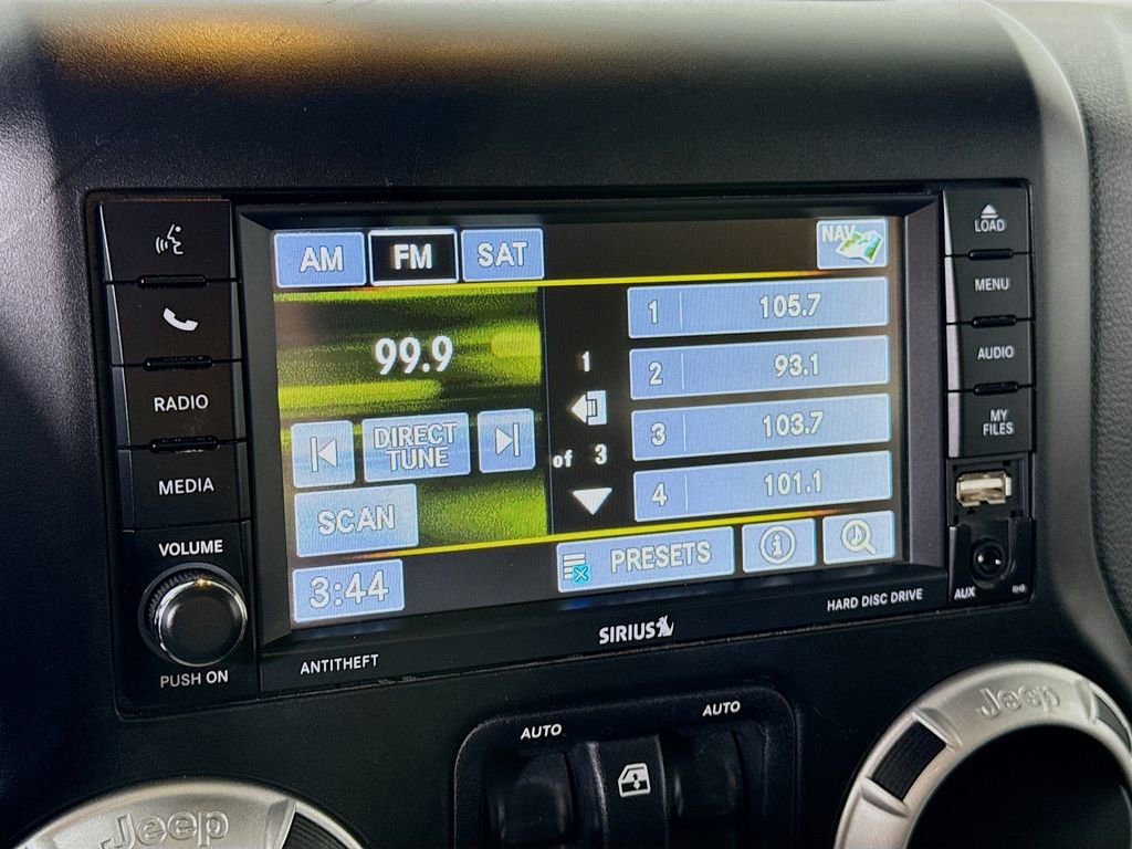 Used 2014 Jeep Wrangler Rubicon w/ Power Convenience Group image 6