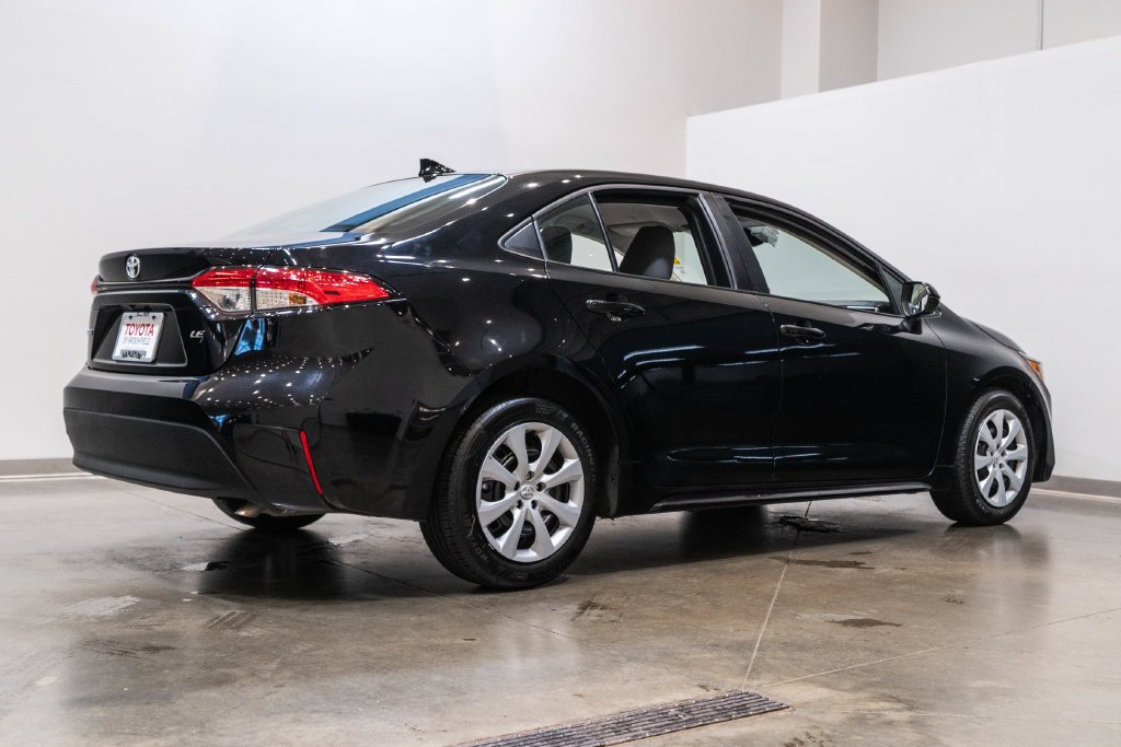 Used 2024 Toyota Corolla LE FWD image 9
