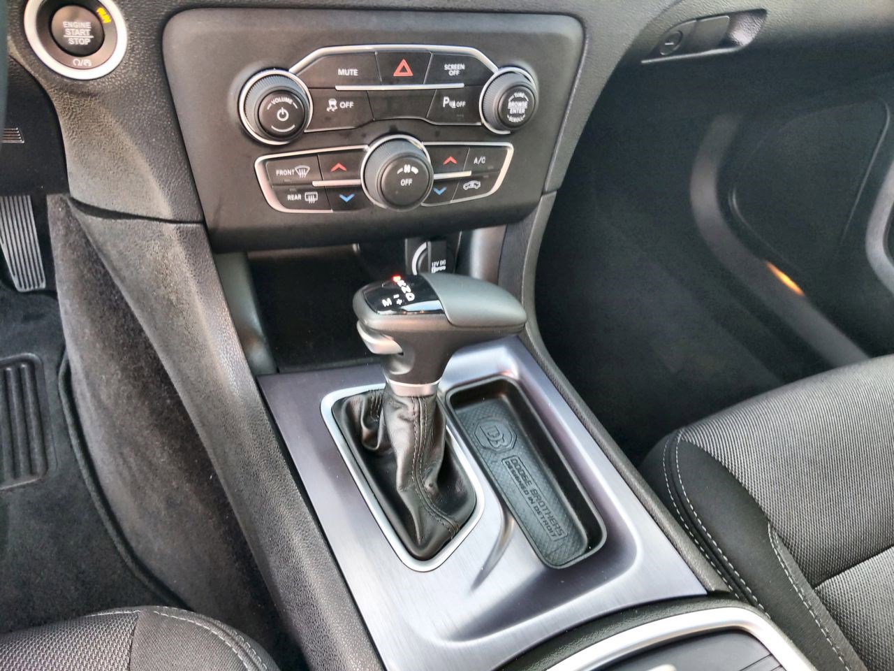 Used 2018 Dodge Charger SXT RWD image 14