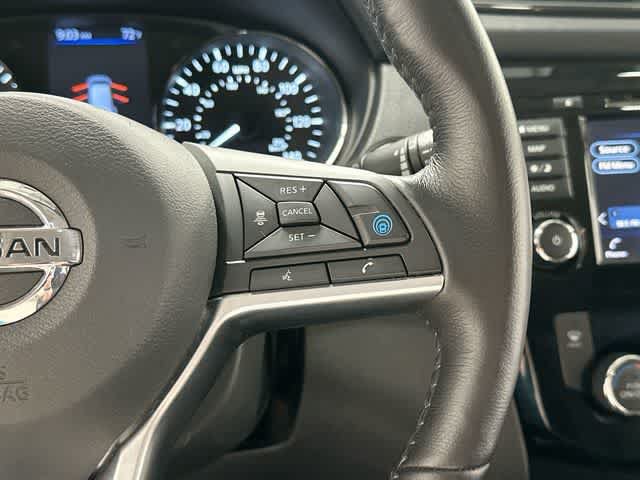 Used 2019 Nissan Rogue SV w/ Premium Package AWD/4WD image 9