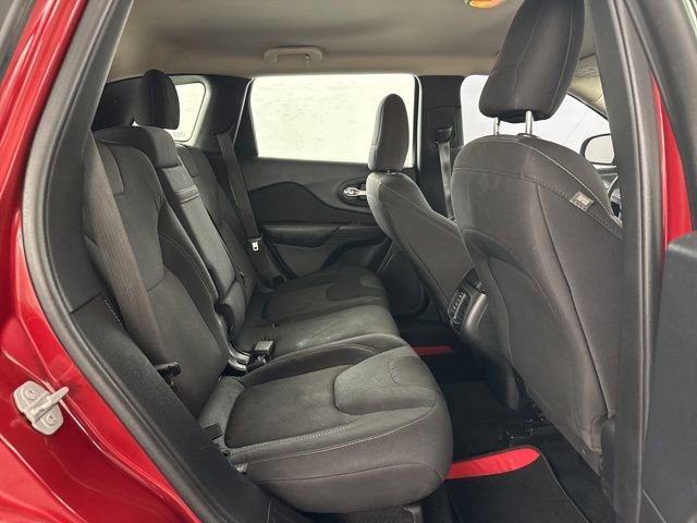 Used 2015 Jeep Cherokee Sport image 12