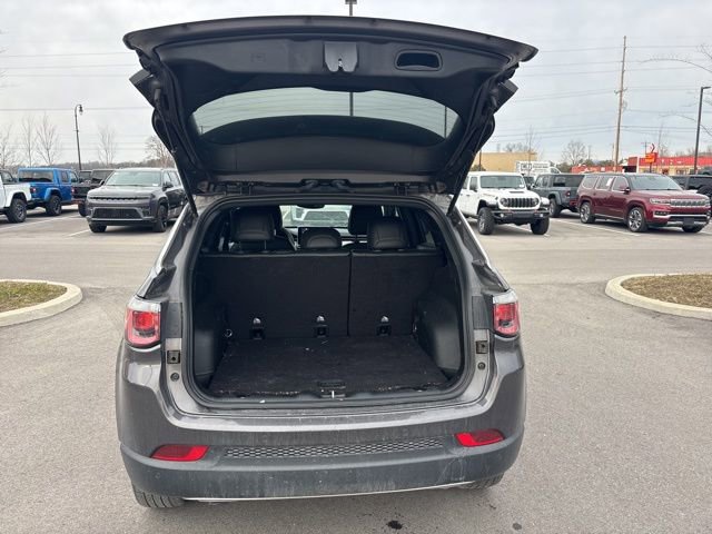 Used 2023 Jeep Compass Limited image 10