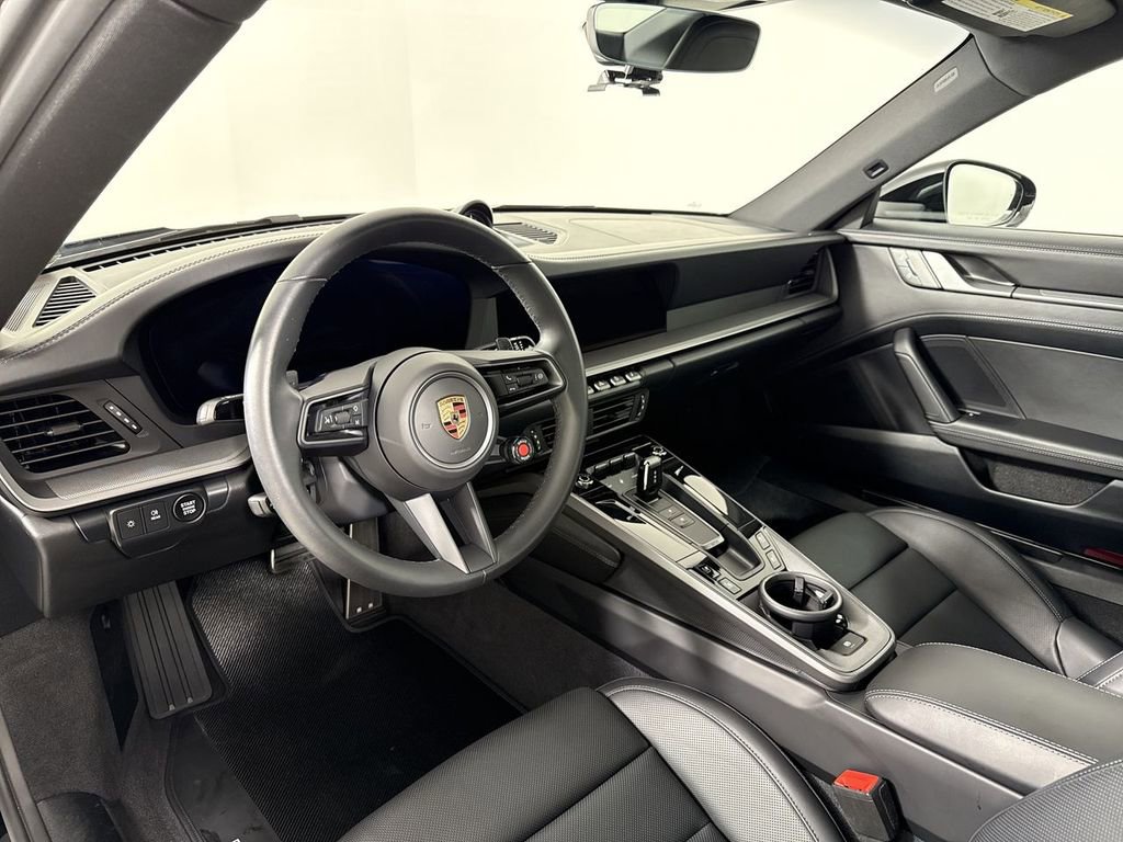 Certified 2025 Porsche 911 Carrera image 4