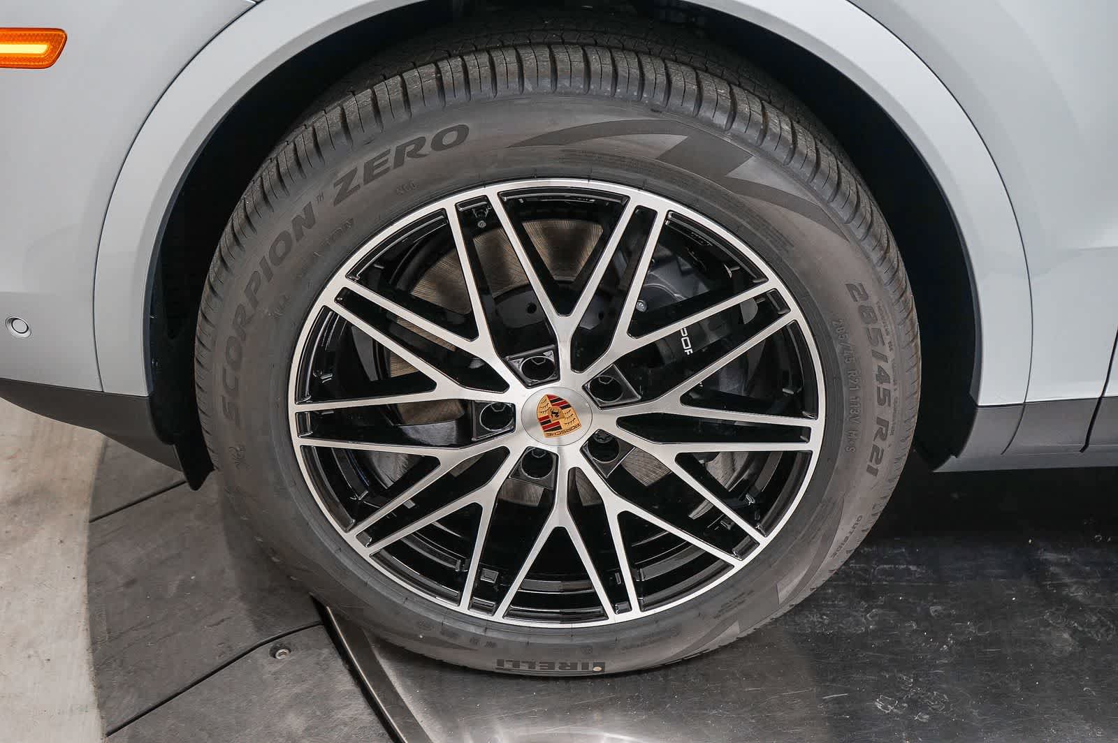 New 2026 Porsche Cayenne Coupe AWD/4WD image 14