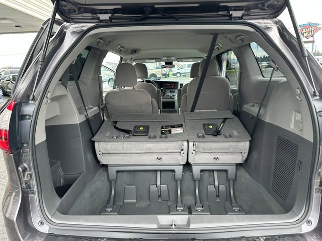 Used 2020 Toyota Sienna L image 14