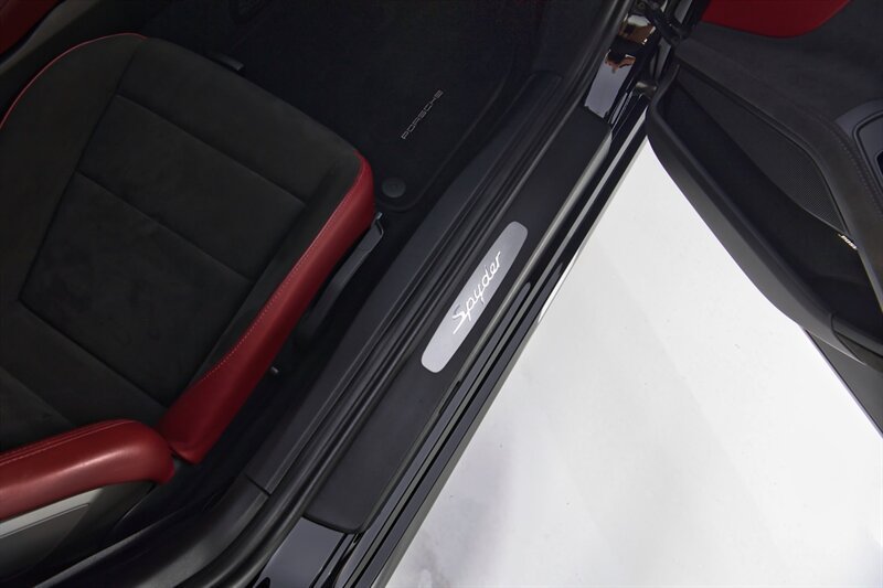 Used 2021 Porsche 718 Boxster Spyder RWD image 36