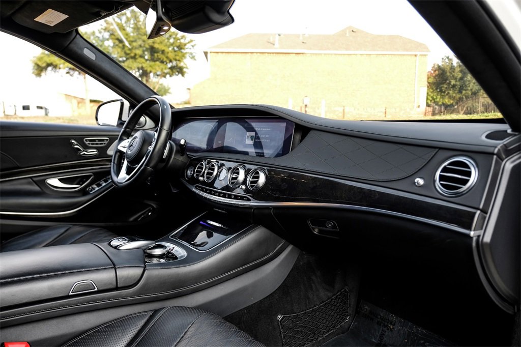 Used 2019 Mercedes-Benz S 560e w/ AMG Line Exterior image 13