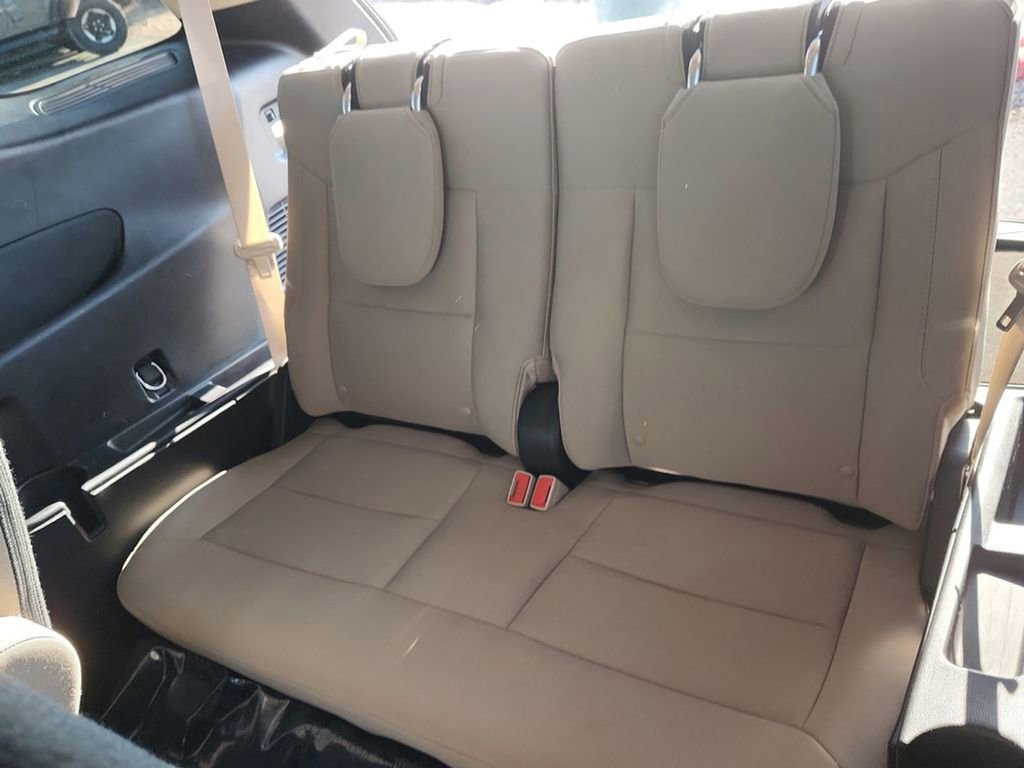 Used 2022 Ford Explorer XLT image 12