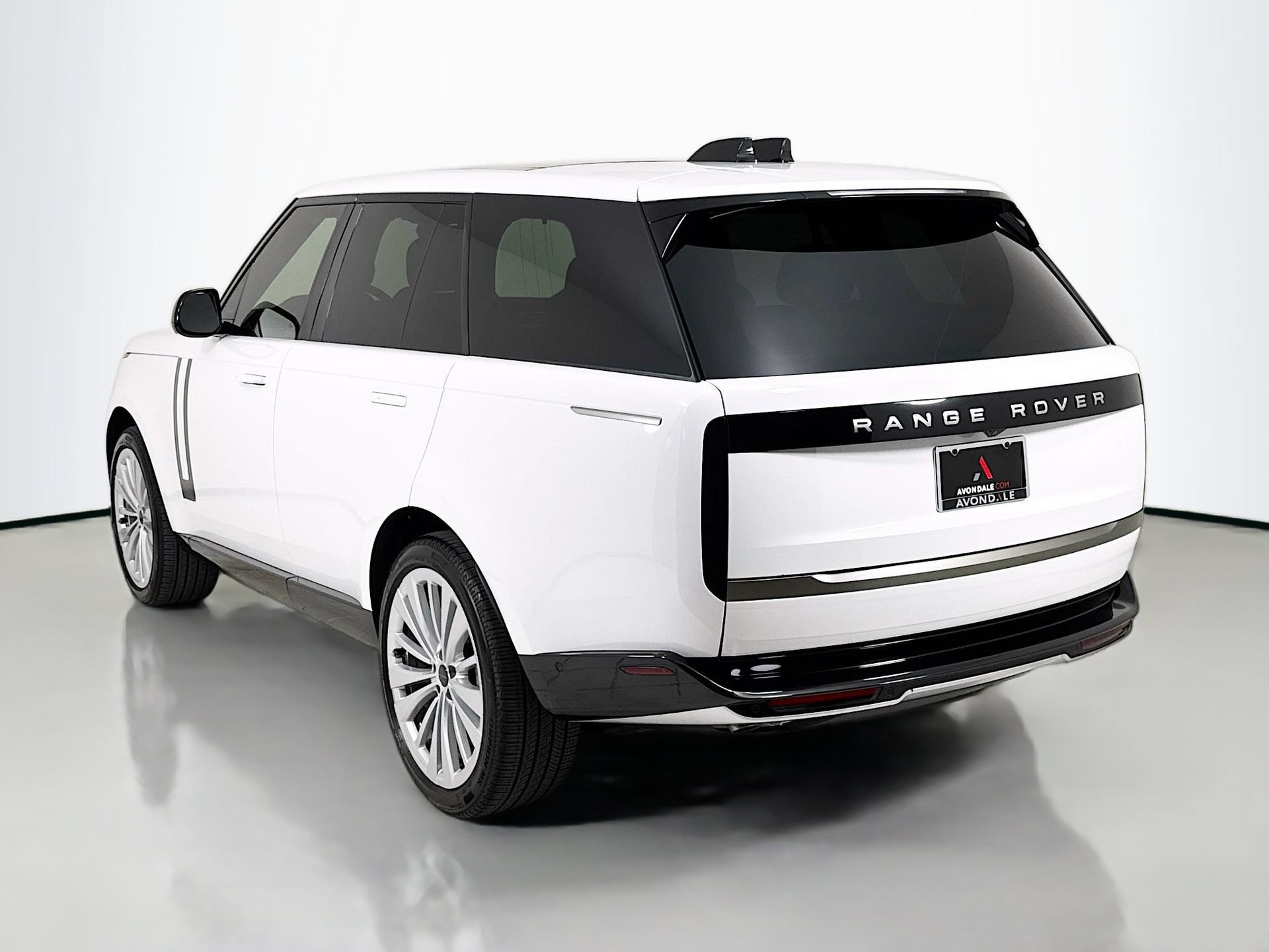 Used 2025 Land Rover Range Rover SE AWD/4WD image 5