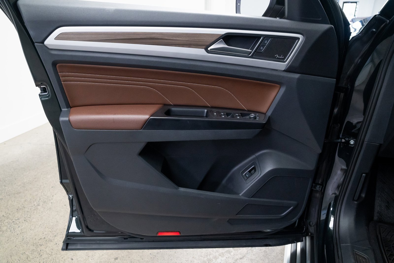 Used 2021 Volkswagen Atlas SEL Premium w/ Atlas Adventure Package image 17