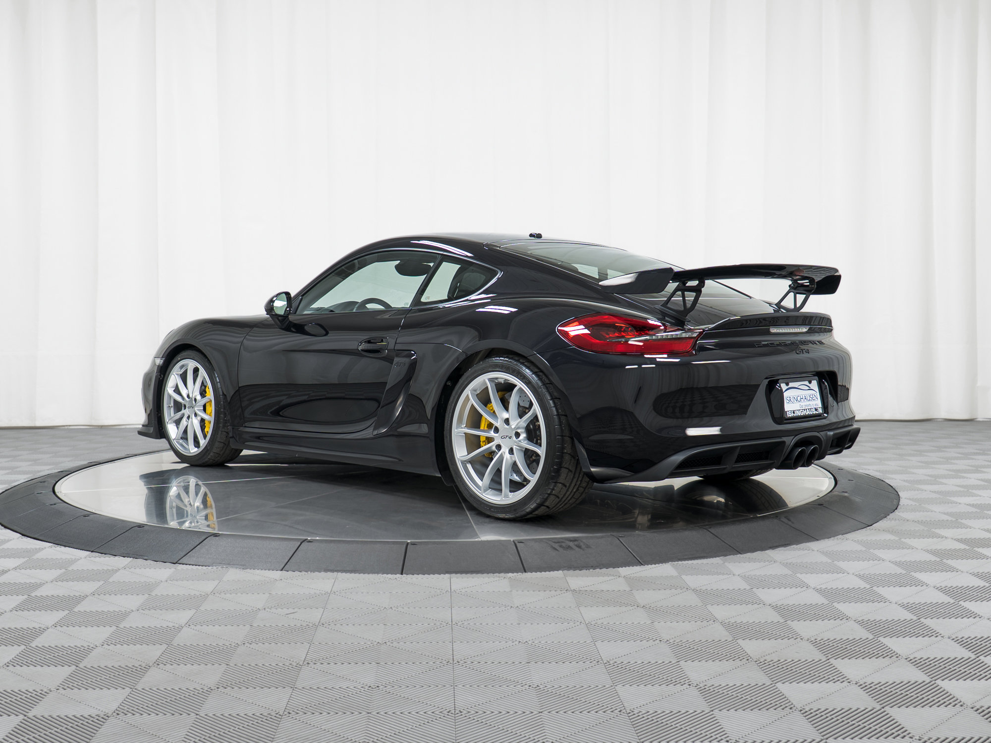 Used 2016 Porsche Cayman GT4 image 3