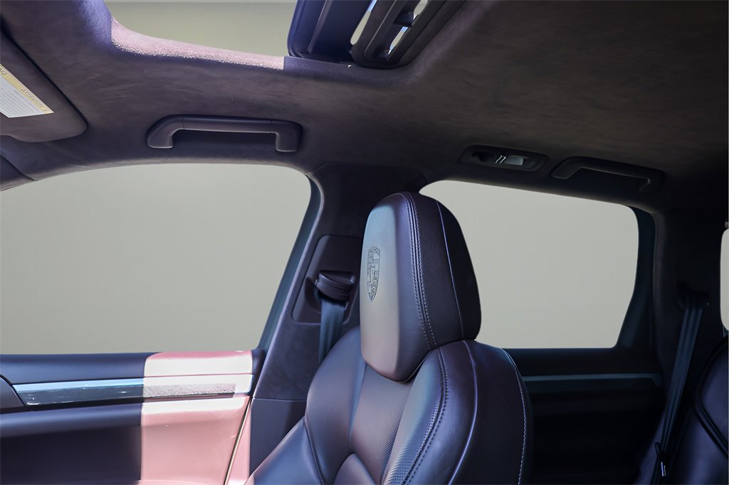 Used 2014 Porsche Cayenne Turbo S image 44