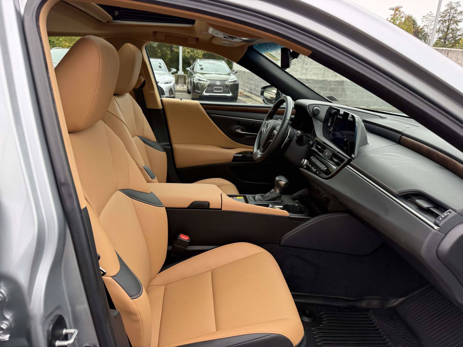 Used 2025 Lexus ES 350 w/ Premium Package FWD image 14