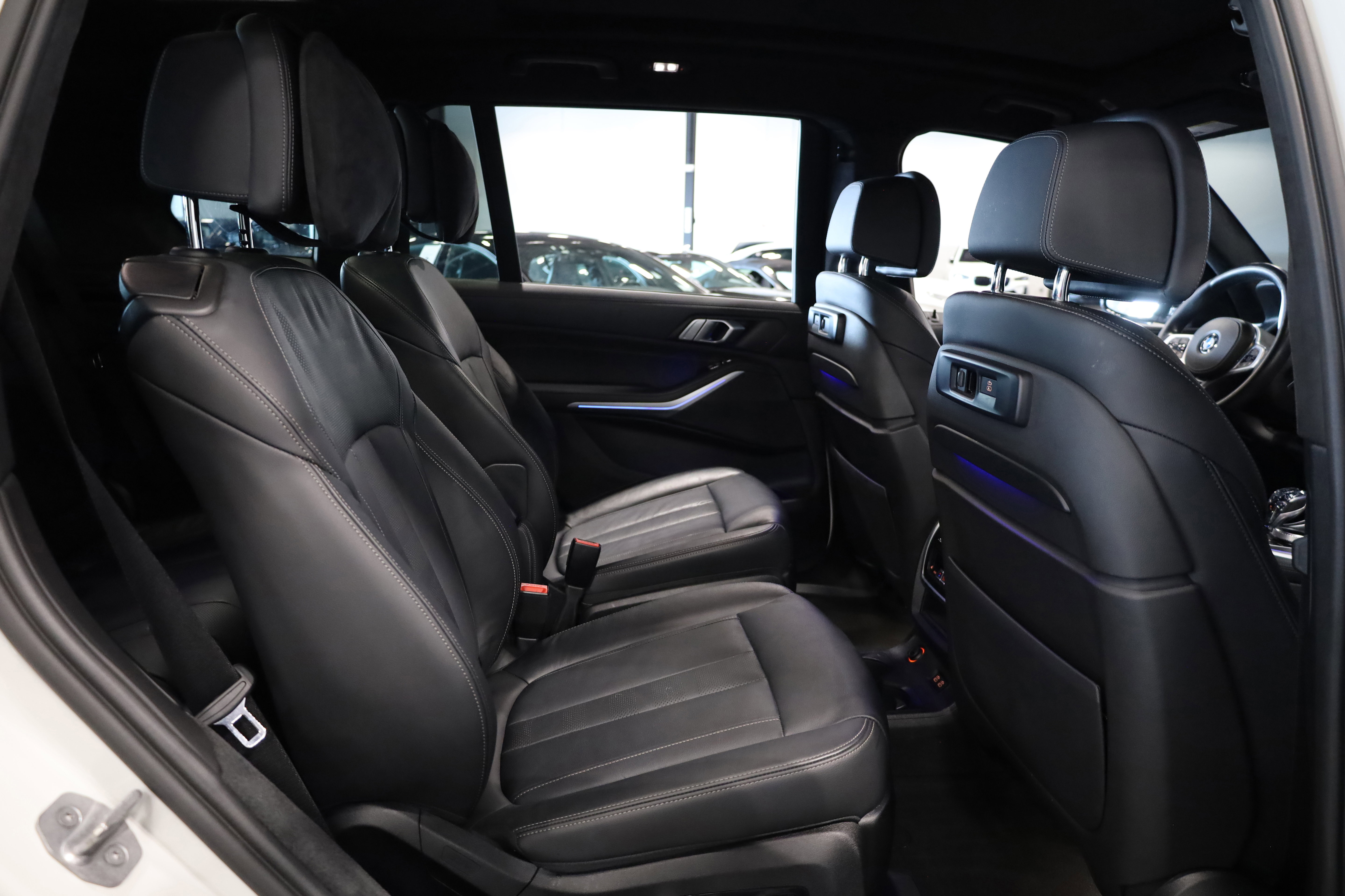 Used 2022 BMW X7 xDrive40i w/ M Sport Package image 41