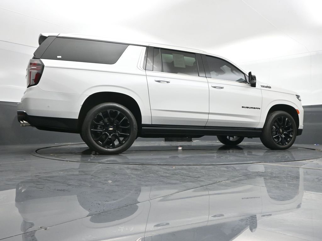 Used 2024 Chevrolet Suburban High Country w/ Advanced Technology Package image 47