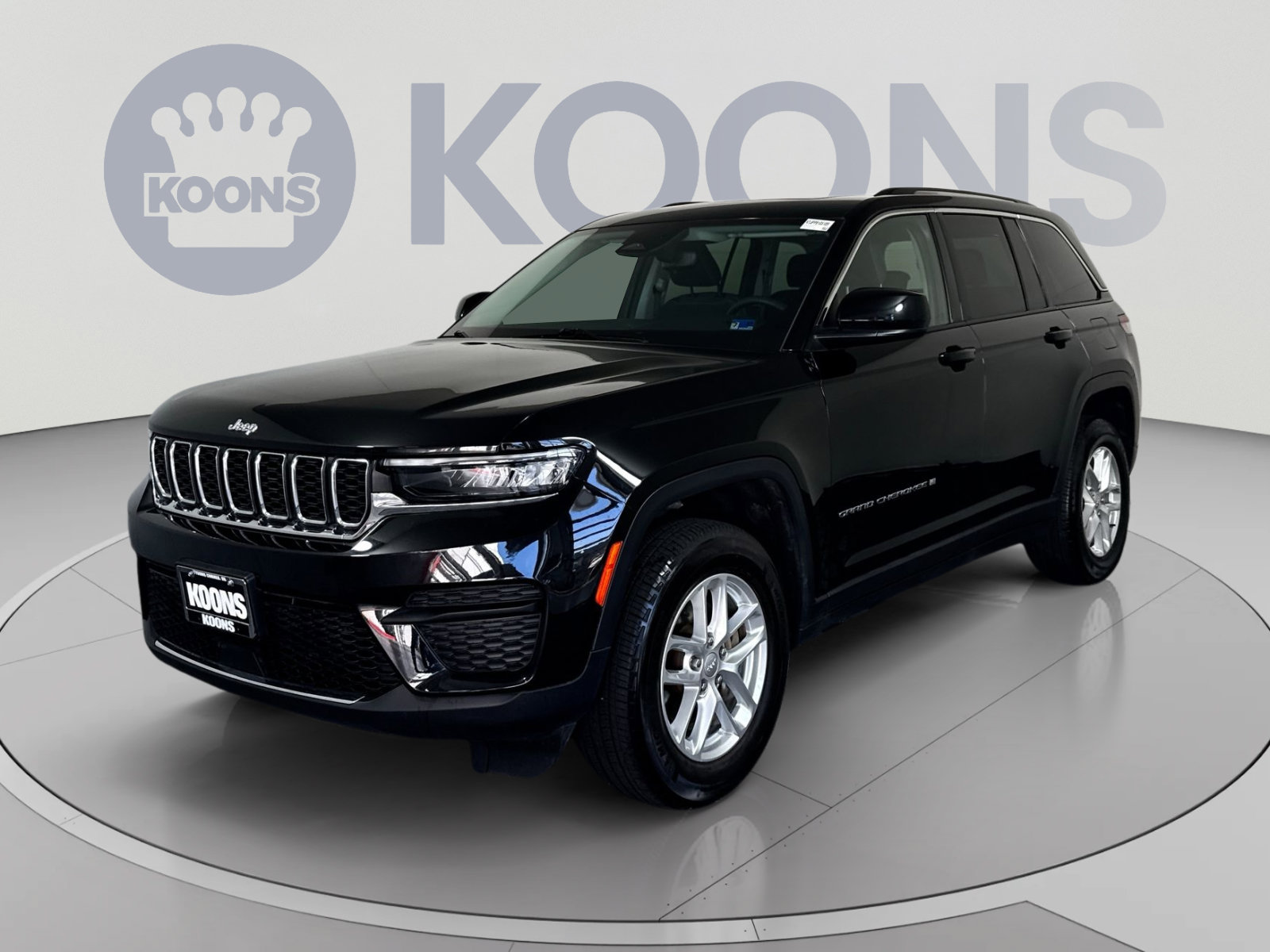 Used 2023 Jeep Grand Cherokee Laredo w/ Trailer Tow Prep Group (B)