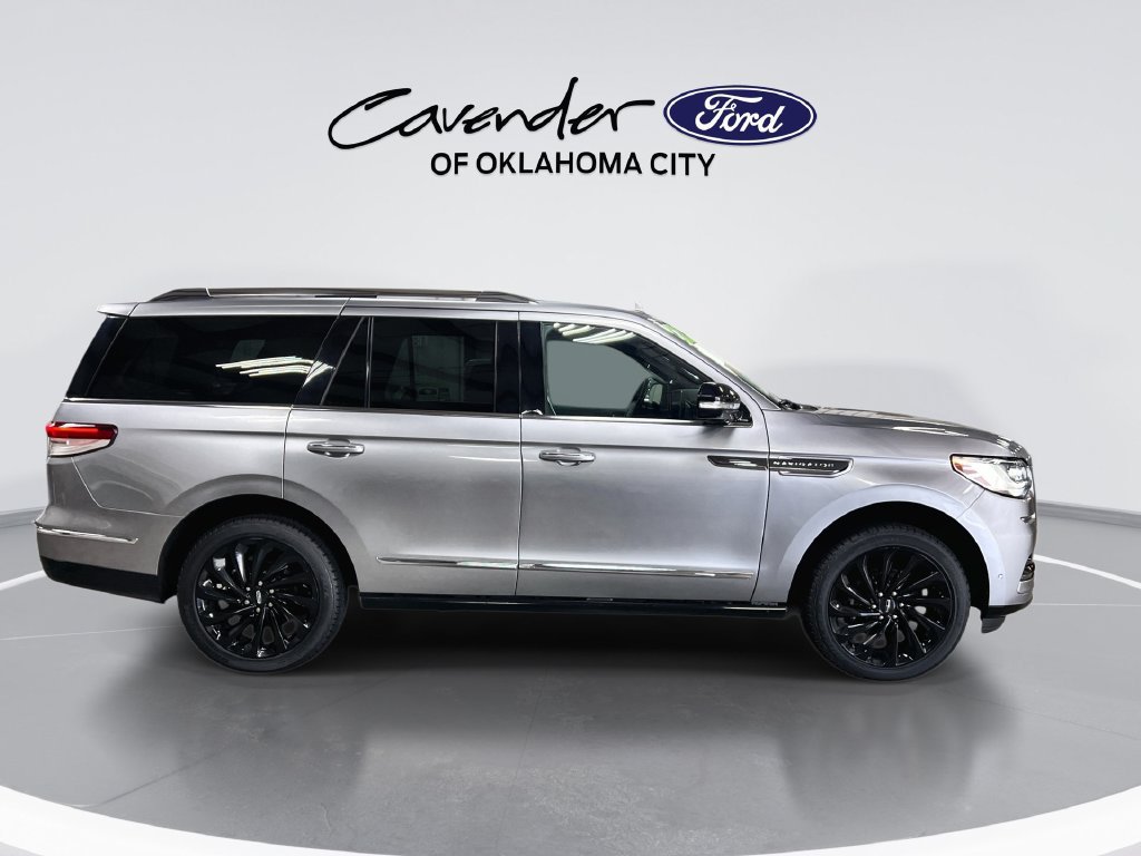 Used 2022 Lincoln Navigator Reserve RWD image 9