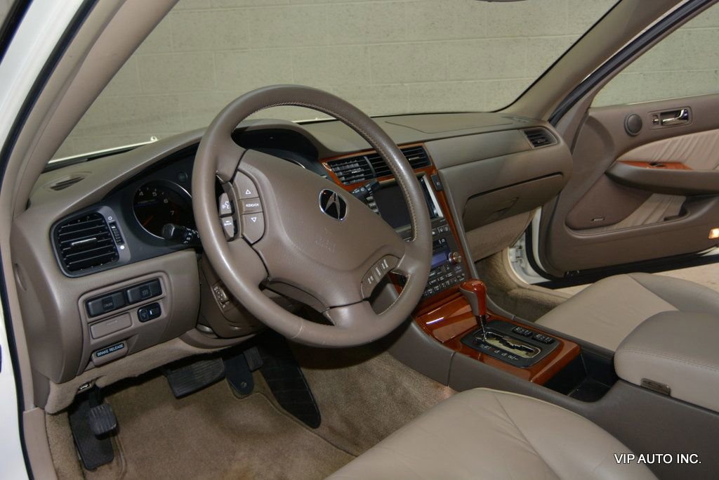 Used 2004 Acura RL image 11