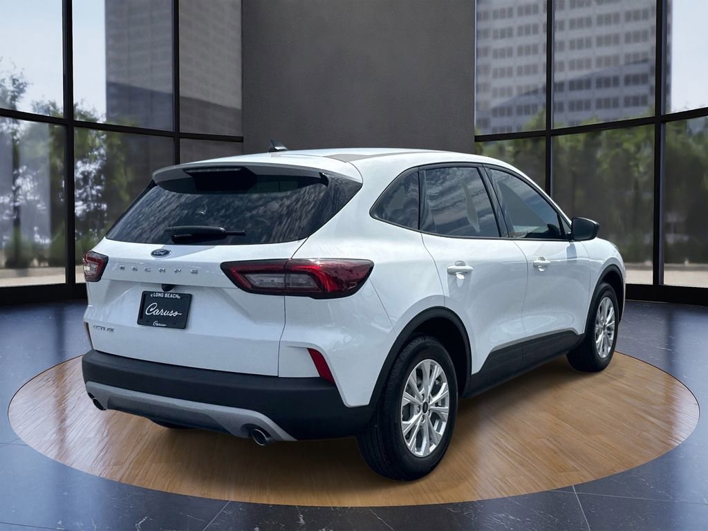 Certified 2025 Ford Escape Active FWD image 3