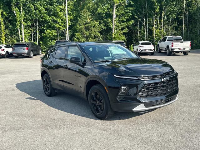 New 2026 Chevrolet Blazer LT w/ Convenience Package FWD image 2