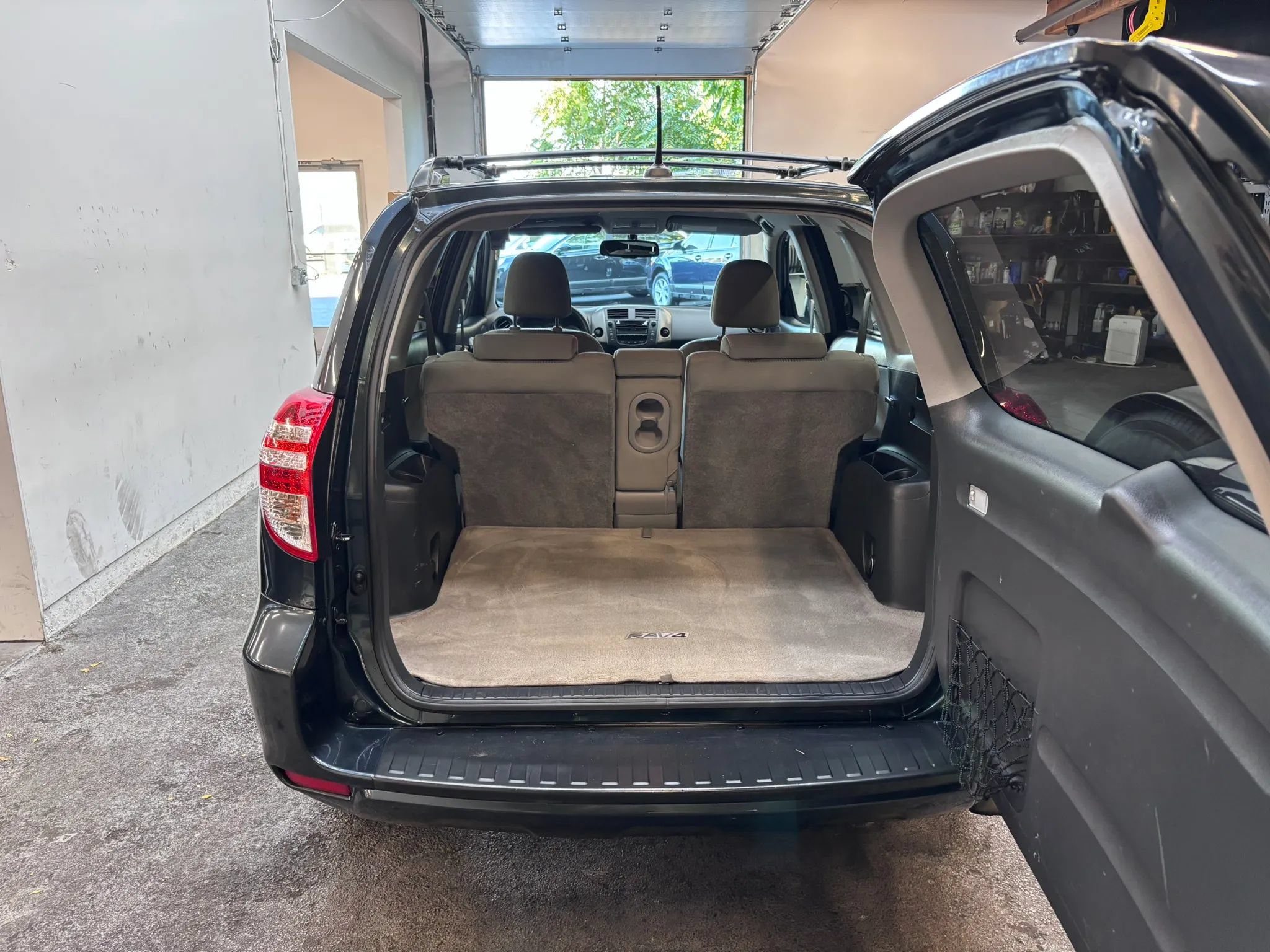 Used 2011 Toyota RAV4 4WD w/ Base L4 Extra Value Pkg image 21