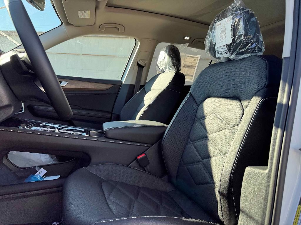 New 2026 Volkswagen Atlas SE image 11