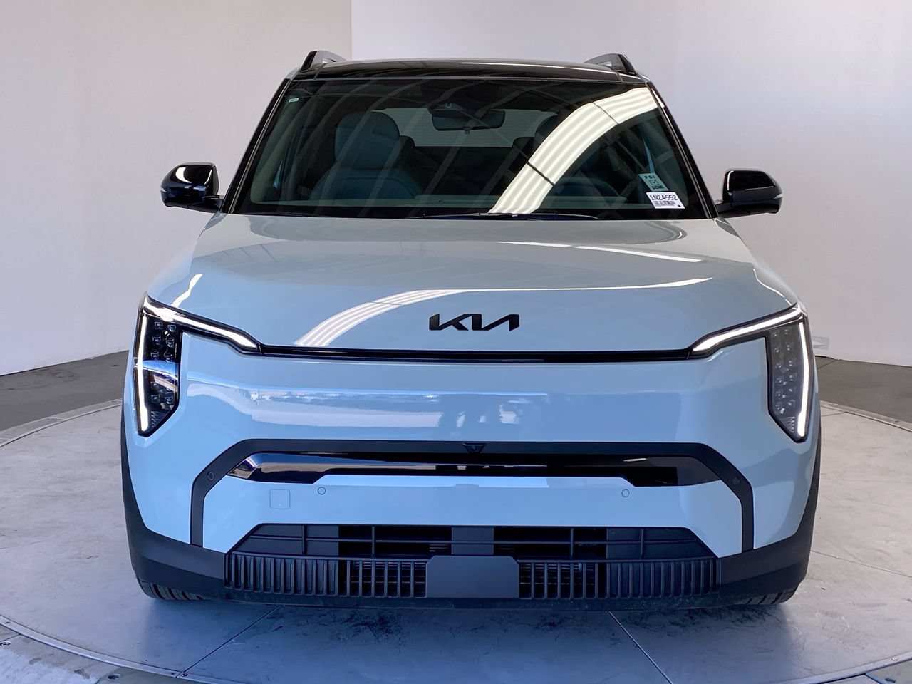 New 2027 Kia EV3 Land FWD image 8