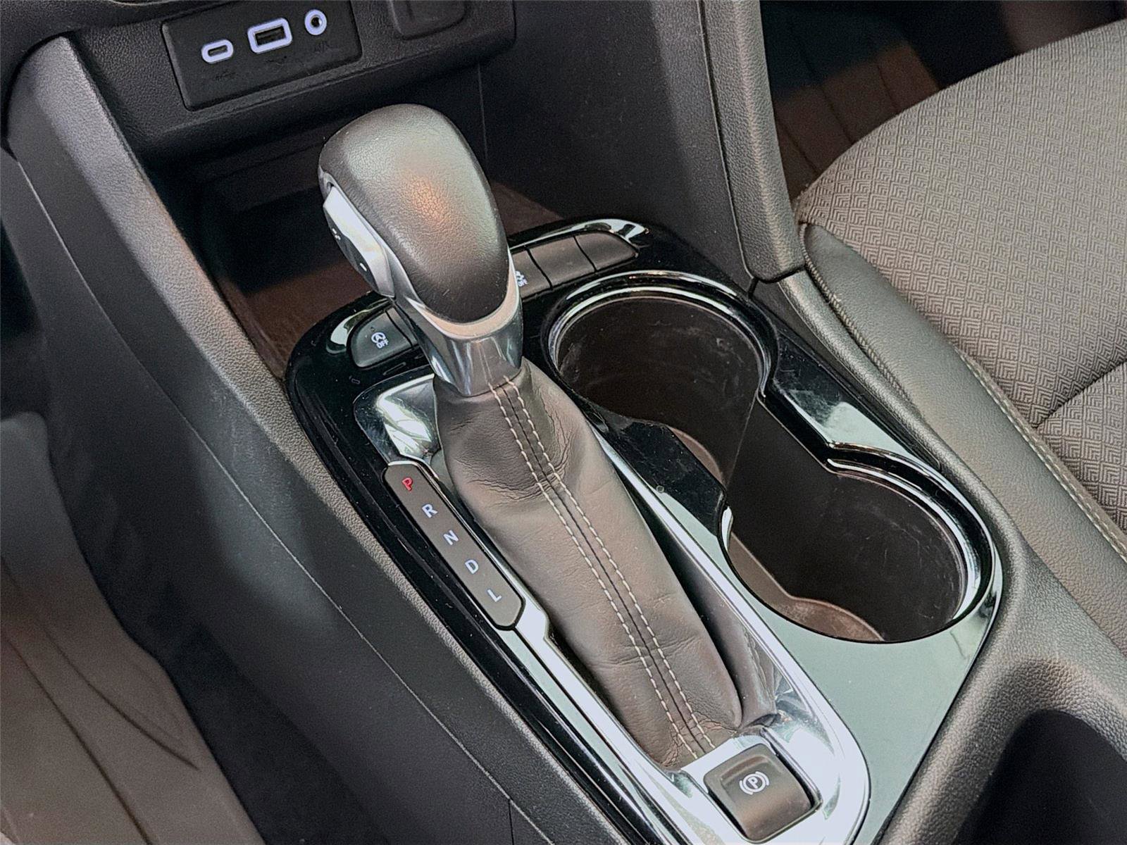 Used 2023 Buick Encore GX Select image 17