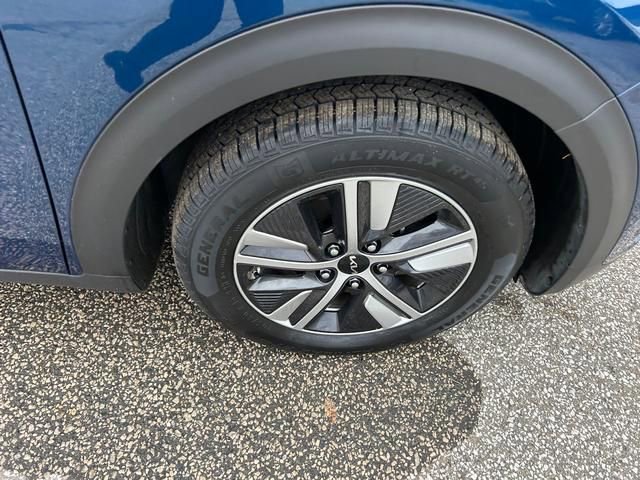 Used 2022 Kia Niro LXS w/ Digital Cluster Package image 33
