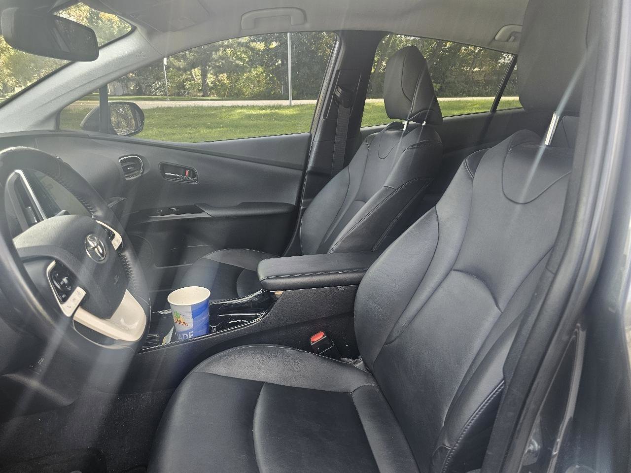 Used 2017 Toyota Prius Prime Advanced w/ Carpet Mat Package FWD image 13