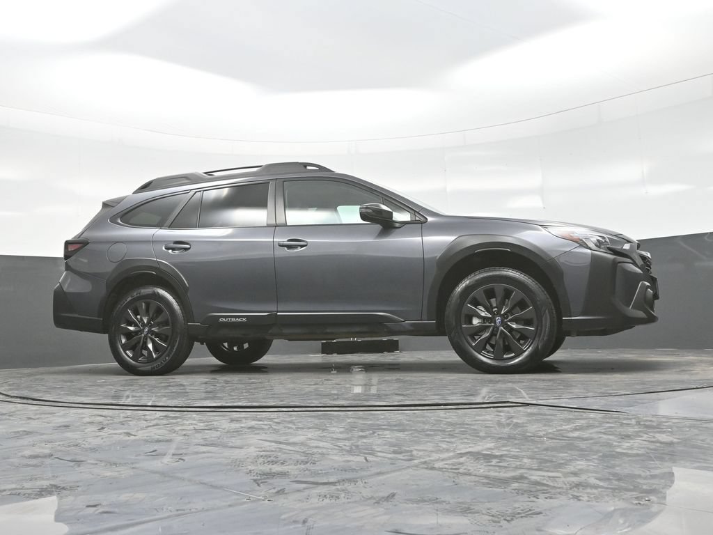 Used 2025 Subaru Outback Onyx Edition w/ Tech Package 3 AWD/4WD image 25