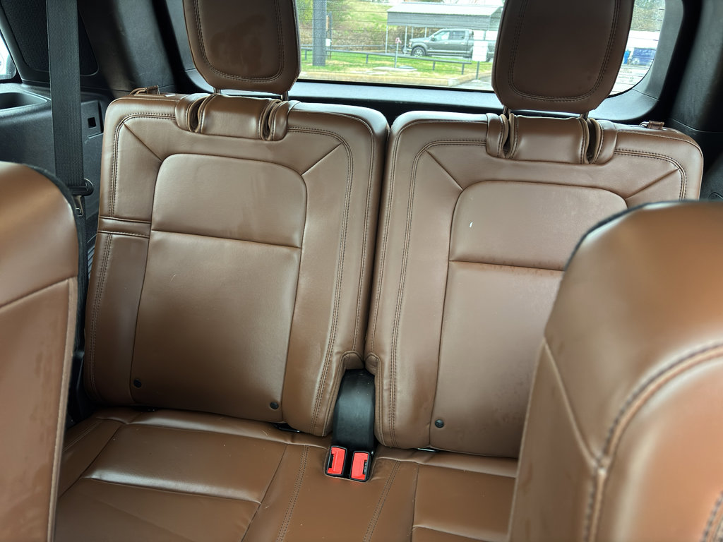 Used 2021 Lincoln Aviator Reserve w/ Equipment Group 202A image 27