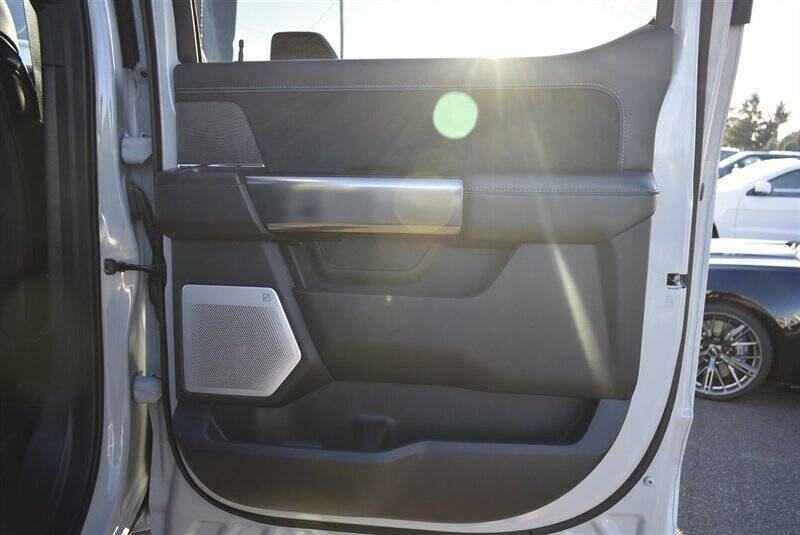 Used 2025 Ford F450 Platinum w/ FX4 Off-Road Package image 28