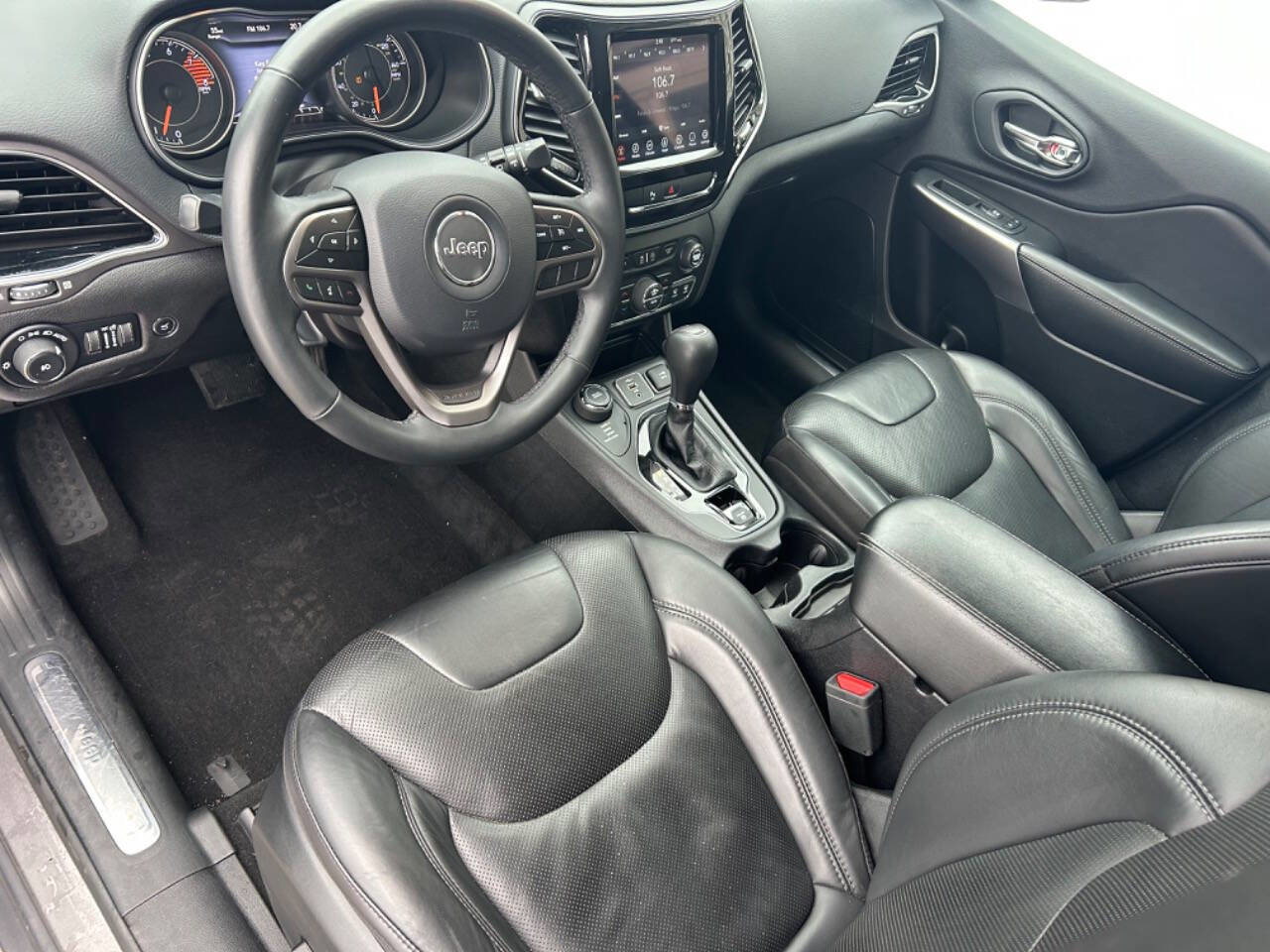 Used 2019 Jeep Cherokee Limited image 31