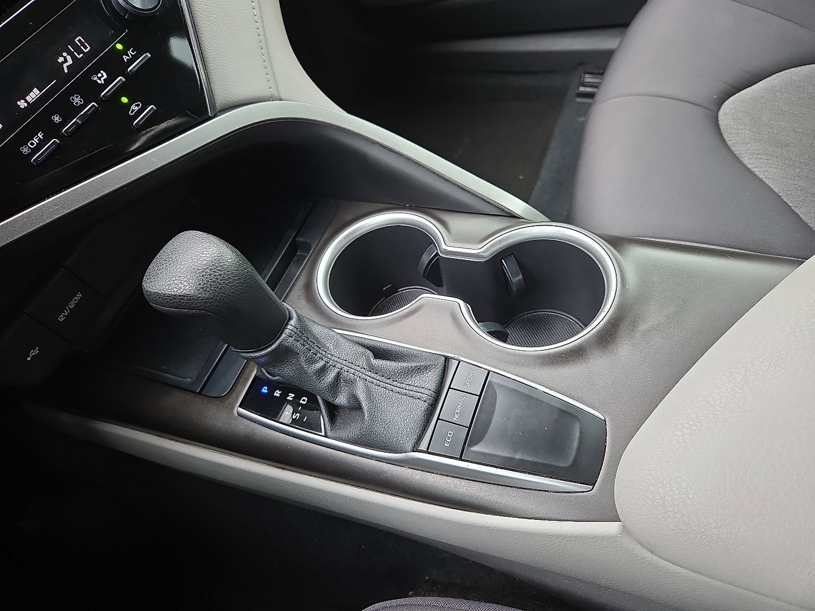 Used 2023 Toyota Camry LE image 25