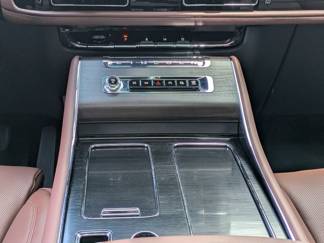 Used 2026 Lincoln Aviator Reserve w/ Luxury Package RWD image 21