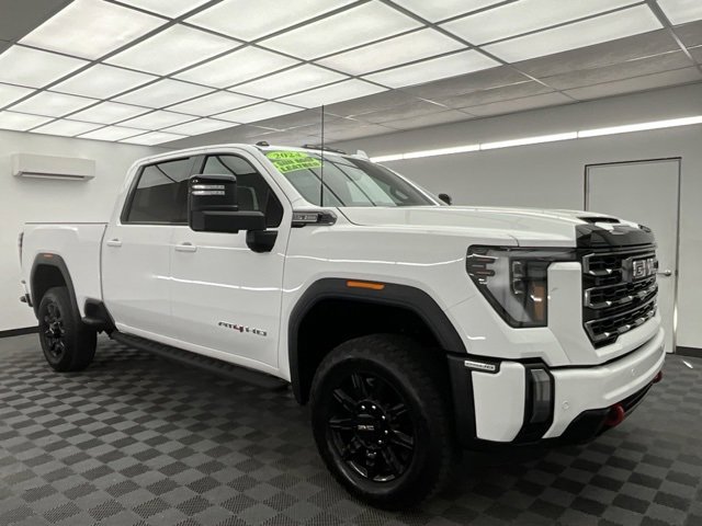 Used 2024 GMC Sierra 2500 AT4 w/ Technology Package image 3