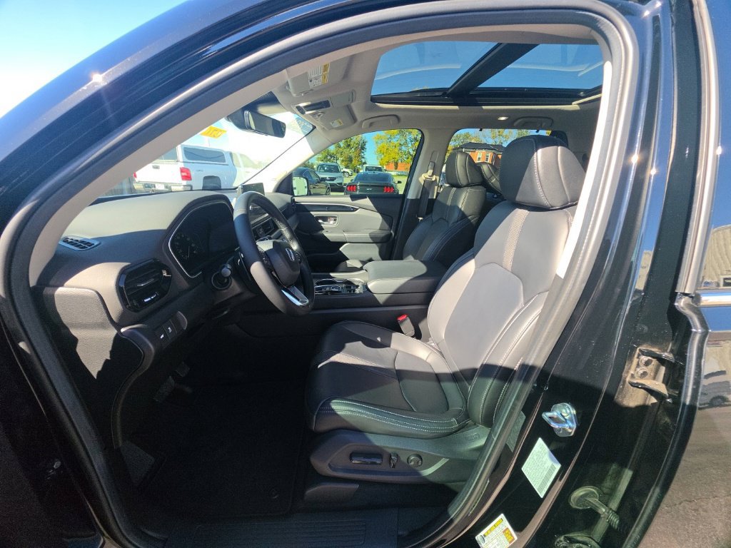 Certified 2024 Honda Pilot Touring image 14