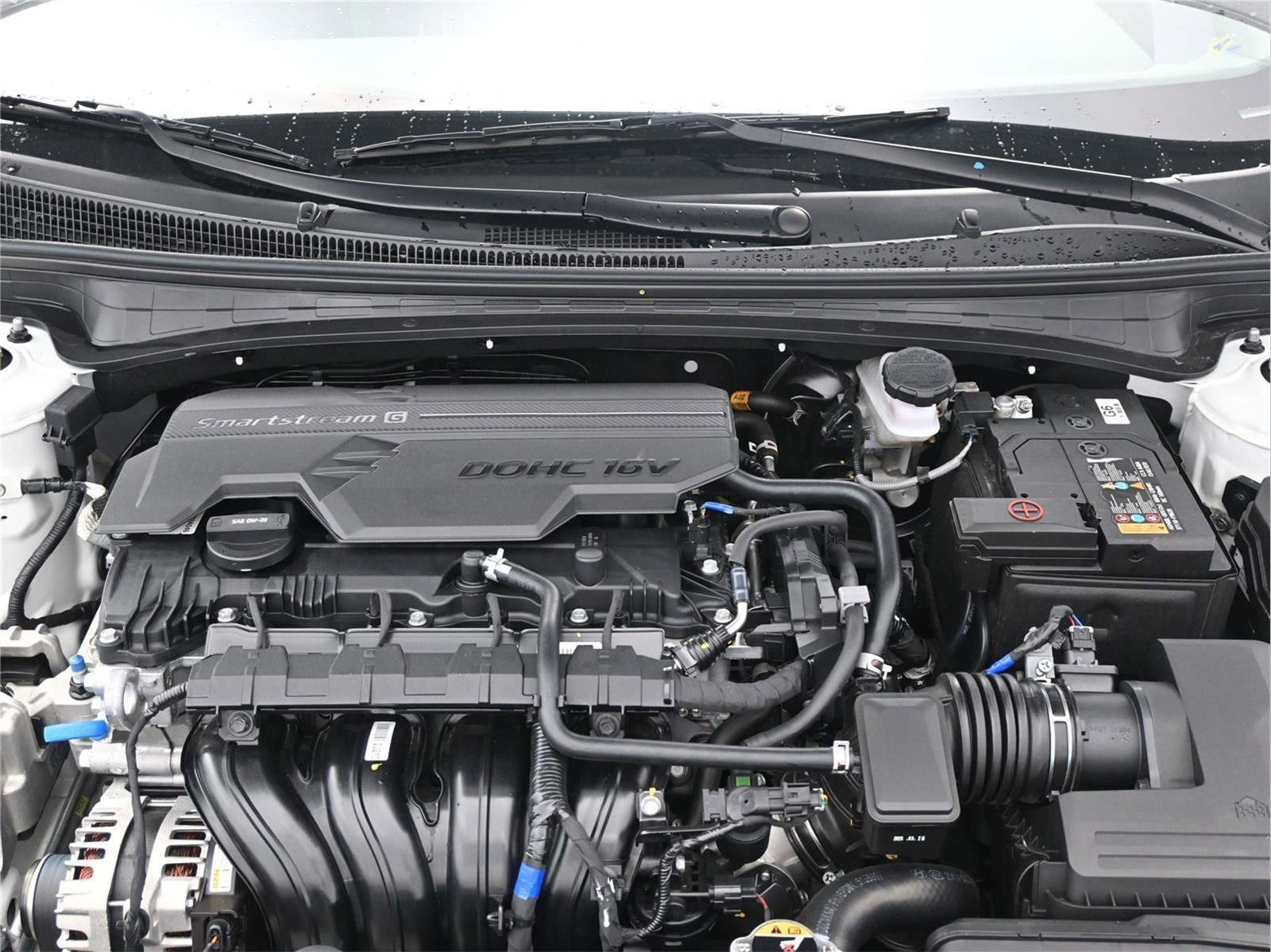 Certified 2025 Hyundai Elantra Sport image 11