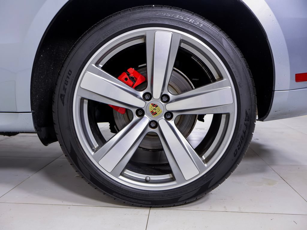 Certified 2022 Porsche Macan S w/ Premium Package Plus AWD/4WD image 31