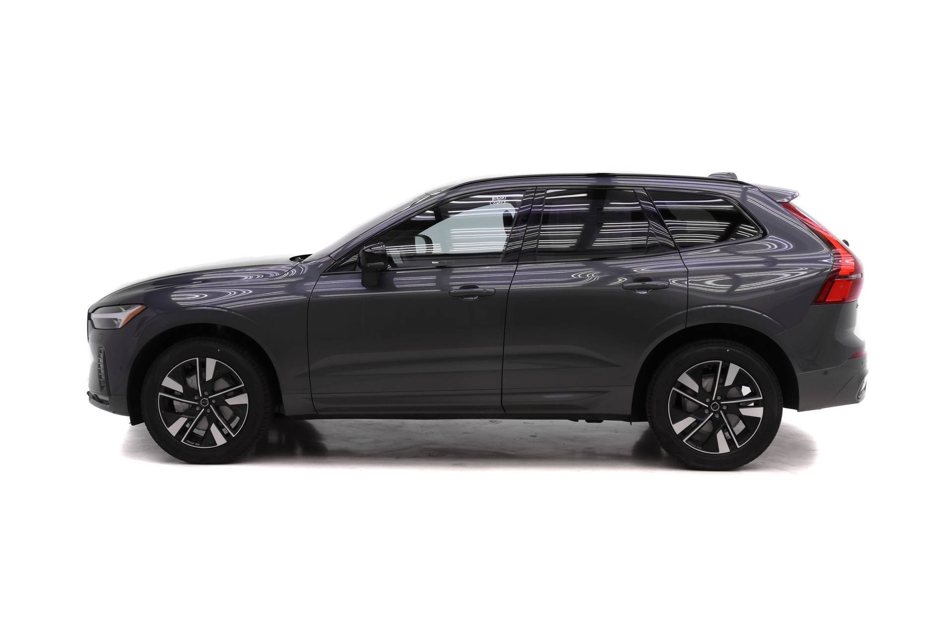 New 2026 Volvo XC60 B5 Plus w/ Climate Package image 3