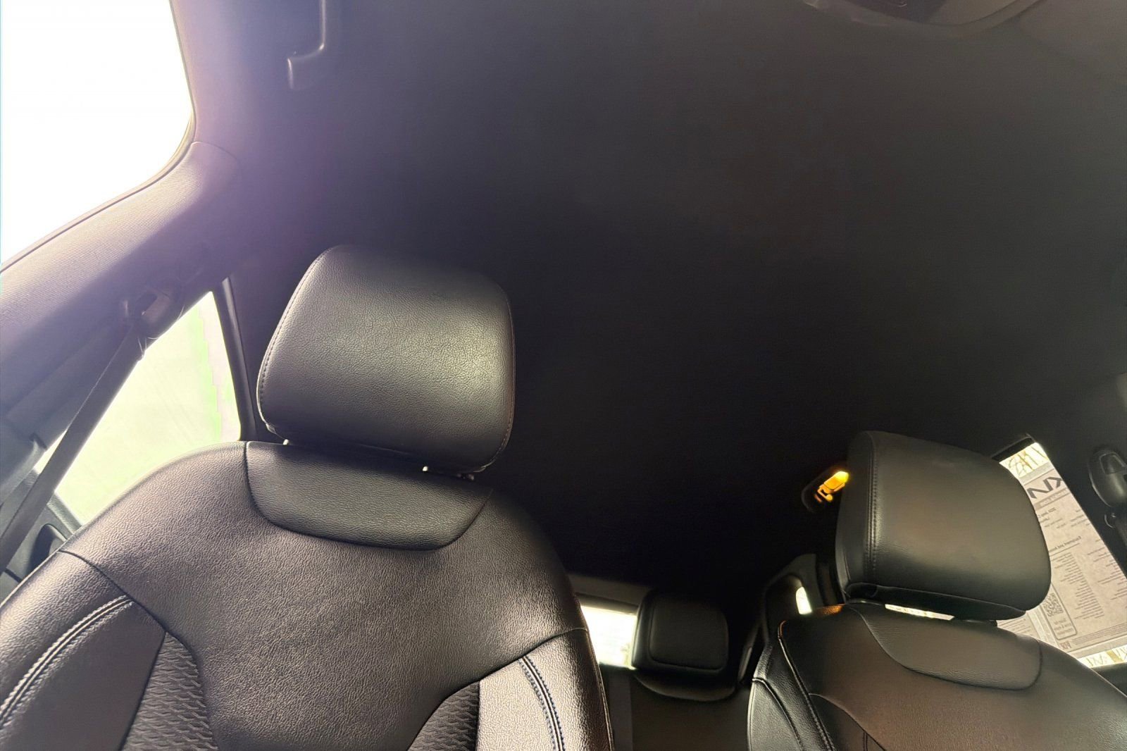 Used 2024 Jeep Compass Latitude image 17