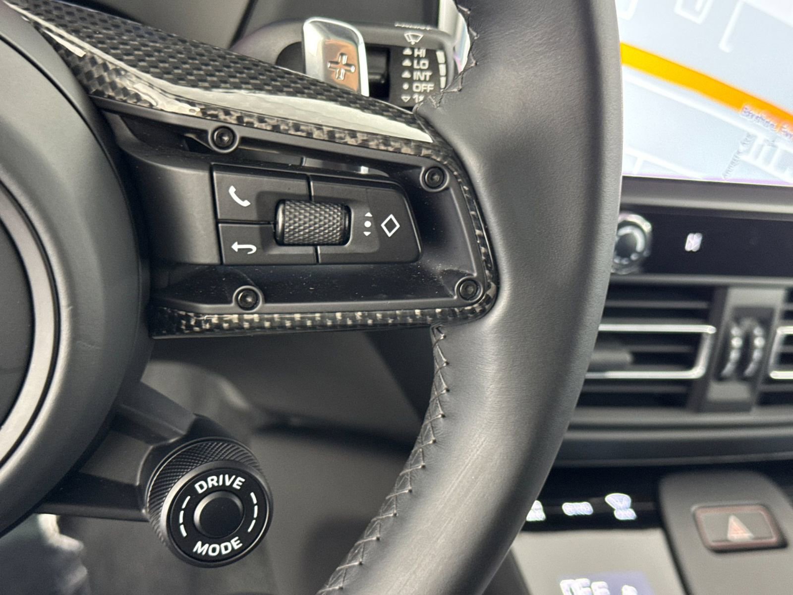 Certified 2022 Porsche Macan GTS image 29