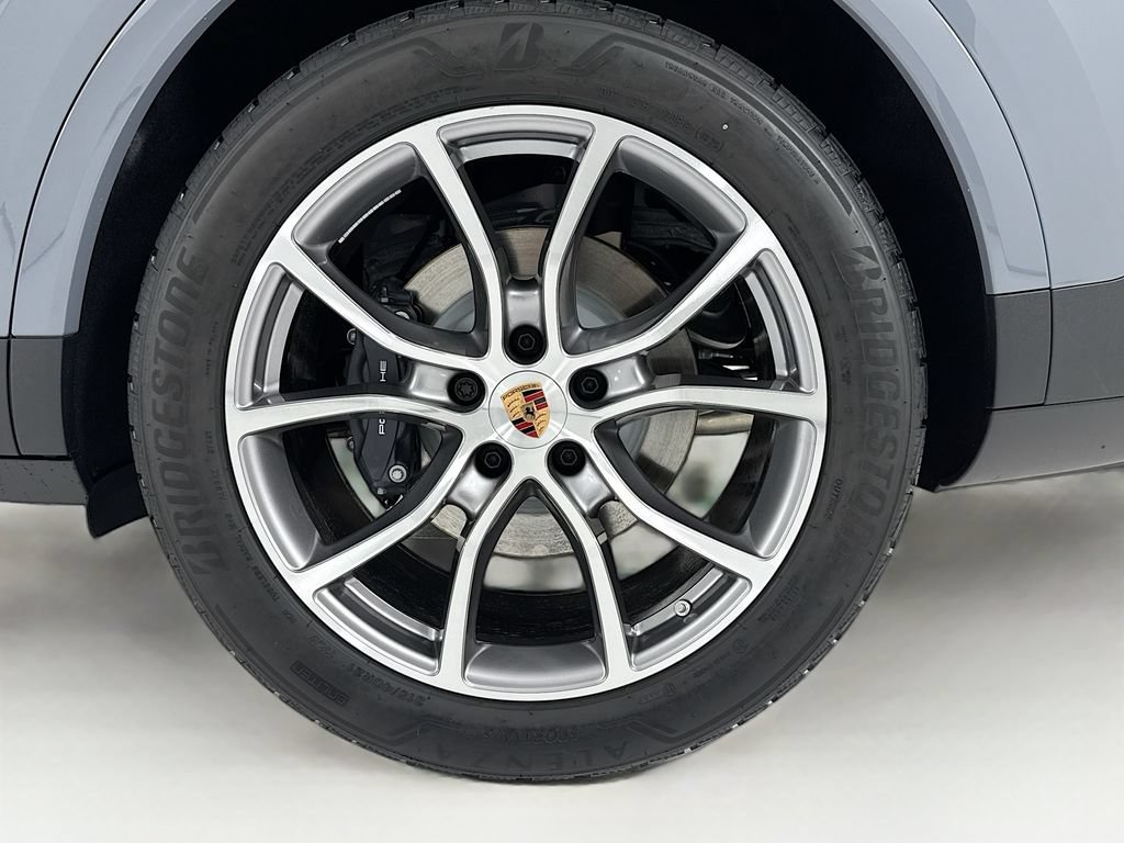 New 2026 Porsche Cayenne AWD/4WD image 33