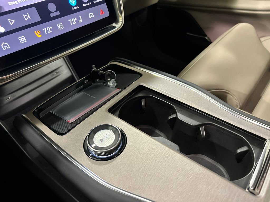 Certified 2025 Volvo EX90 Ultra image 18